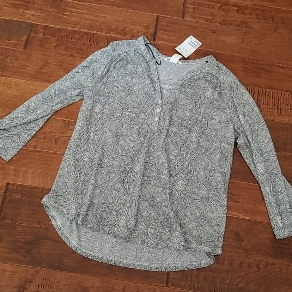 New H&M top medium